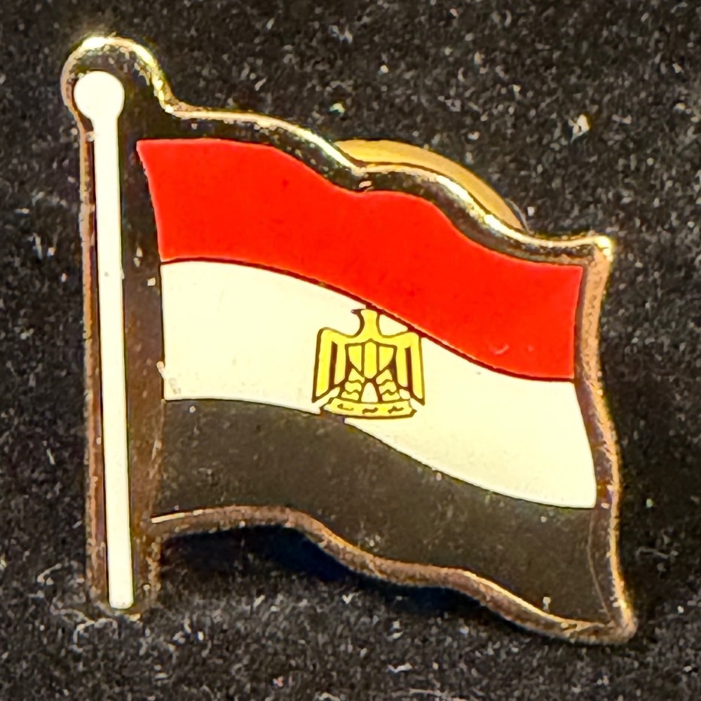 Egypt Flag Enamel Lapel Pin Waving Egyptian National Banner Gold Tone Metal